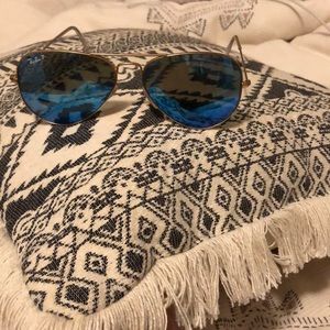 Ray-Ban Aviator Gold Fr. Blue Polarized Sunglasses